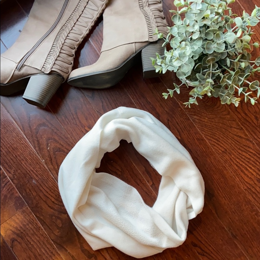 ‼️ 5/$25 Soft White Infinity Fleece Scarf